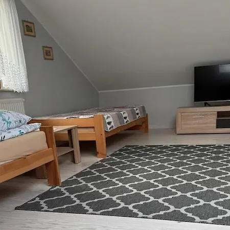 Home, 4 Bedrooms, Private Garden 別荘 *